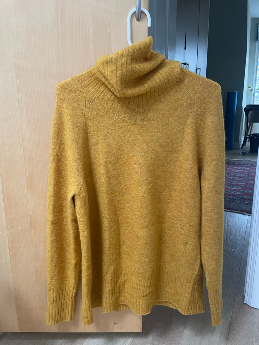 Aritzia Women's Golden Yellow Turtleneck Sweater